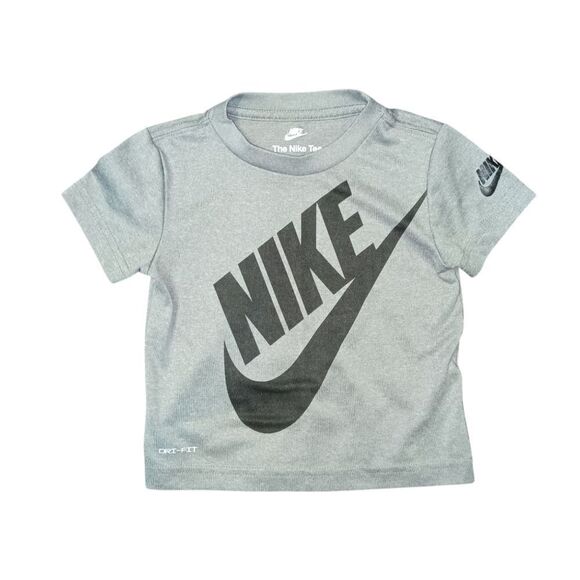 Nike Outfit 2T Toddler Gray T-Shirt and Black Shorts - Picture 2 of 6